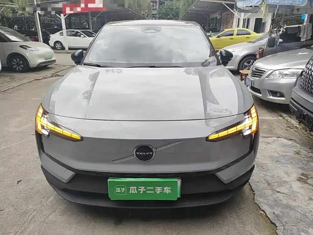 Volvo EX30 2025 Rear-Wheel Drive Long Range Ultra — миниатюра 3