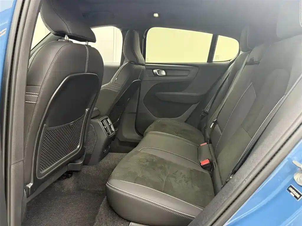 2023 Volvo C40 Long Range Edition — миниатюра 11