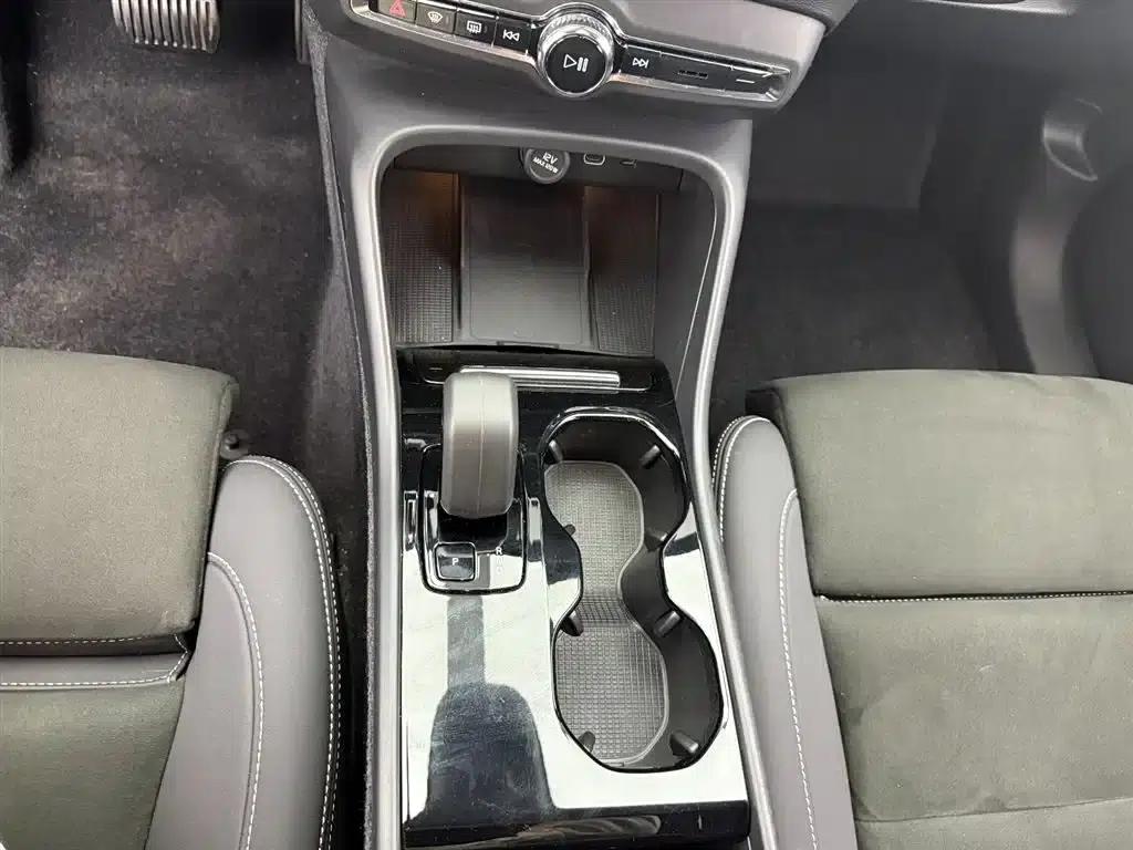 2023 Volvo C40 Long Range Edition — миниатюра 9
