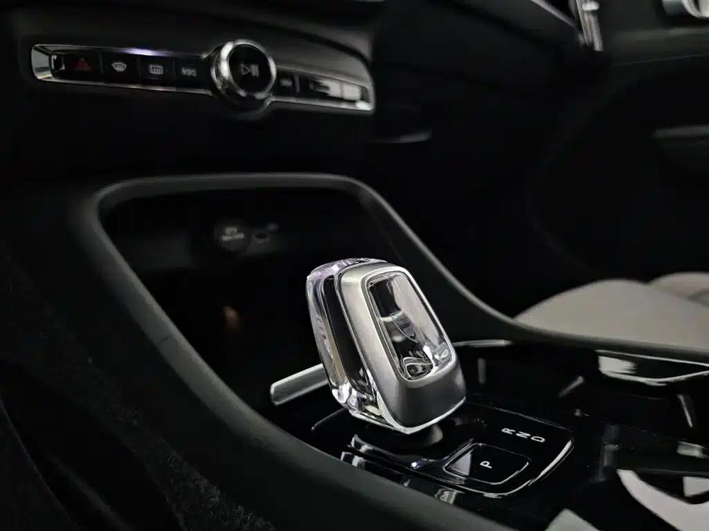 Volvo XC40 PHEV 2023 Long Range Edition — миниатюра 11