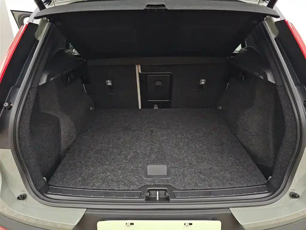 Volvo XC40 PHEV 2023 Long Range Edition — миниатюра 16