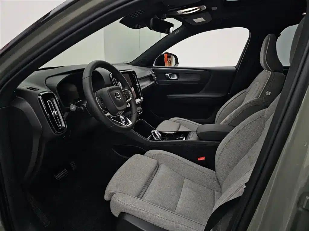 Volvo XC40 PHEV 2023 Long Range Edition — миниатюра 6