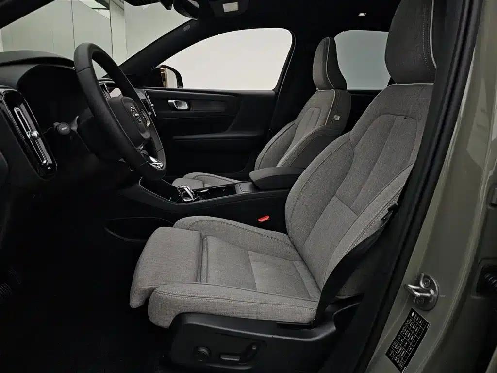 Volvo XC40 PHEV 2023 Long Range Edition — миниатюра 7