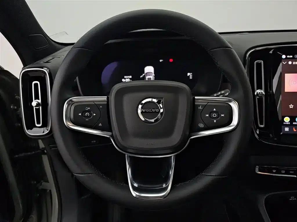 Volvo XC40 PHEV 2023 Long Range Edition — миниатюра 9