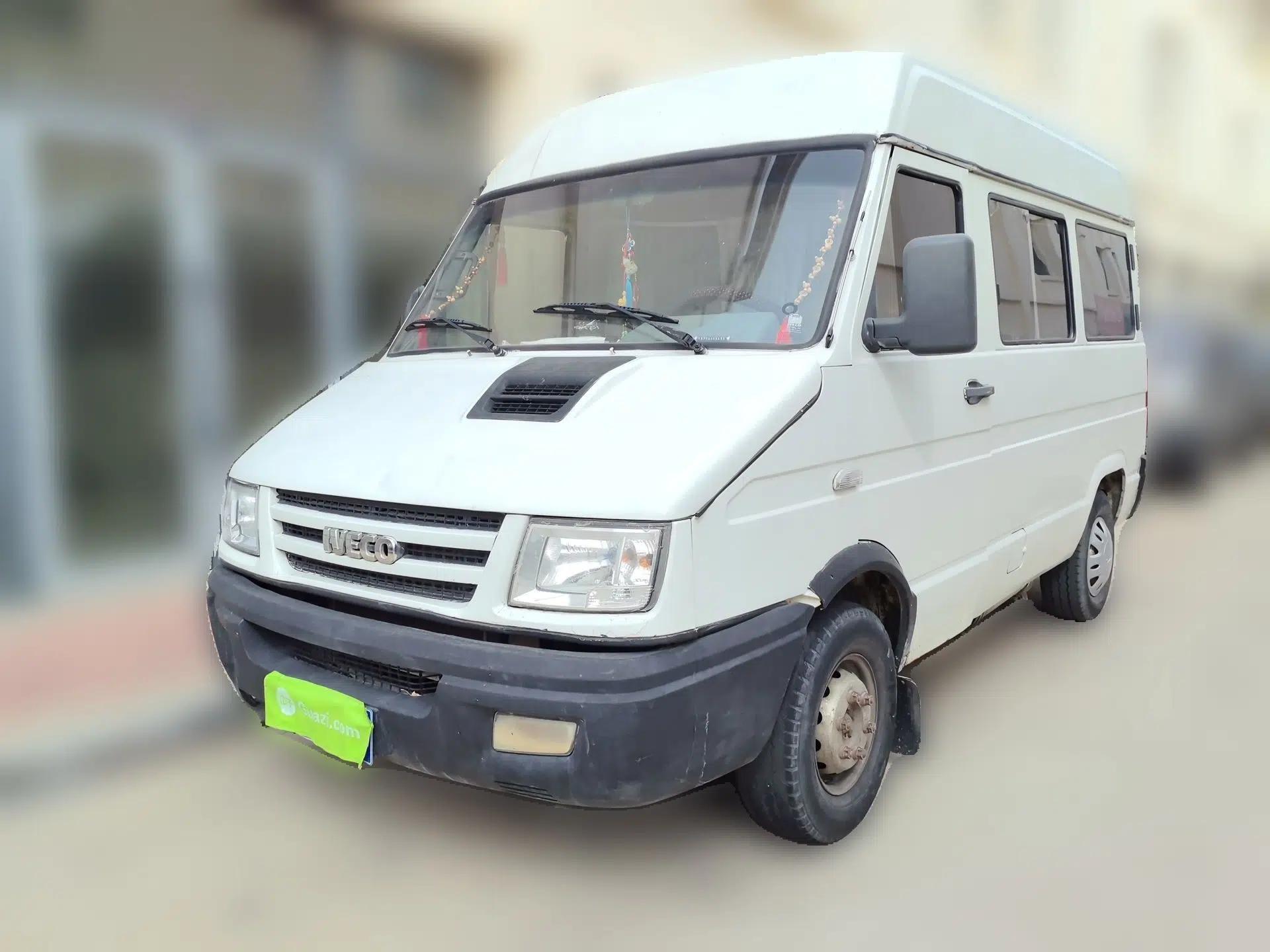 Iveco Daily 2009 2.5T-A35 7-Seater — миниатюра 1