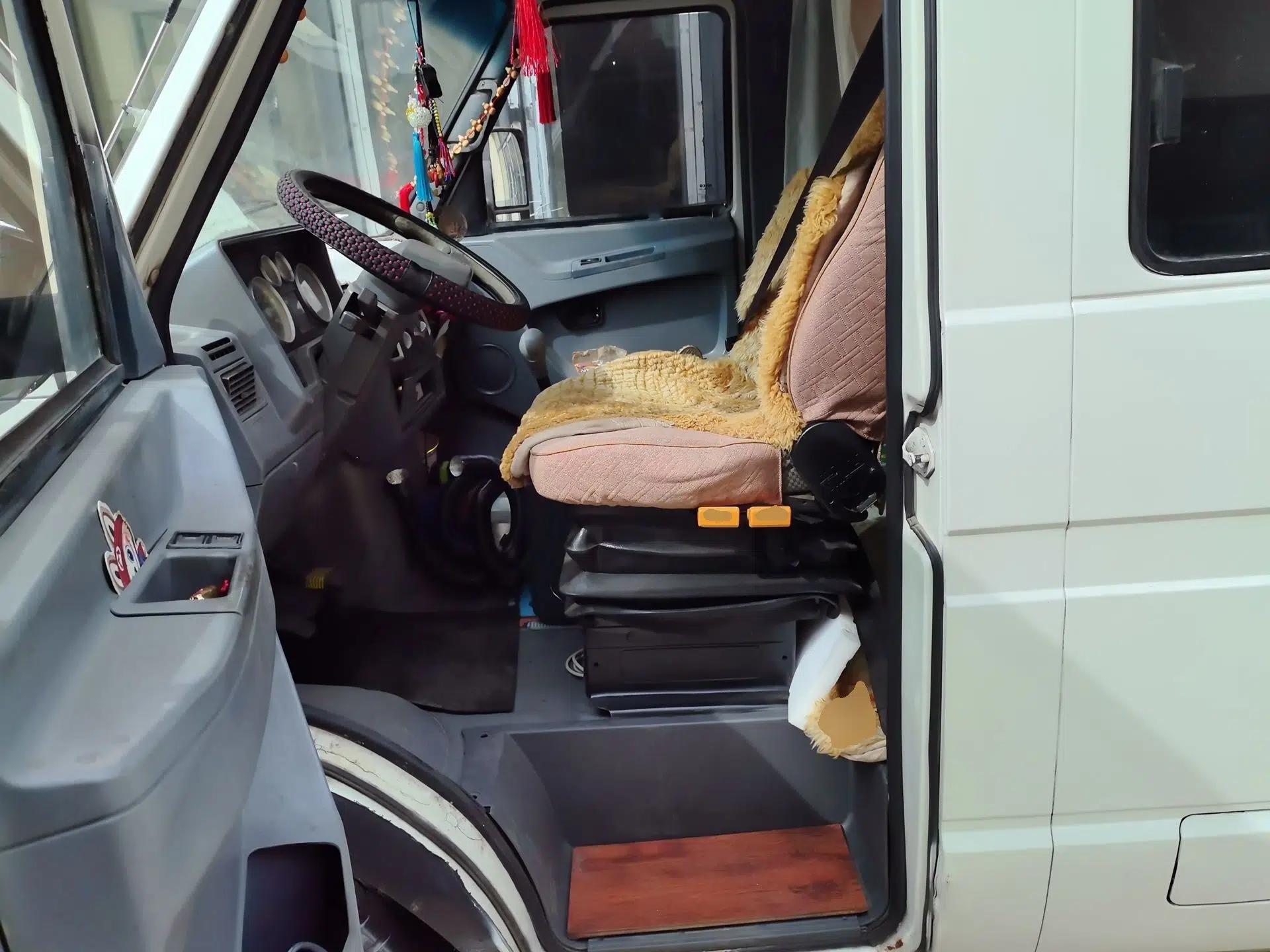 Iveco Daily 2009 2.5T-A35 7-Seater — миниатюра 16