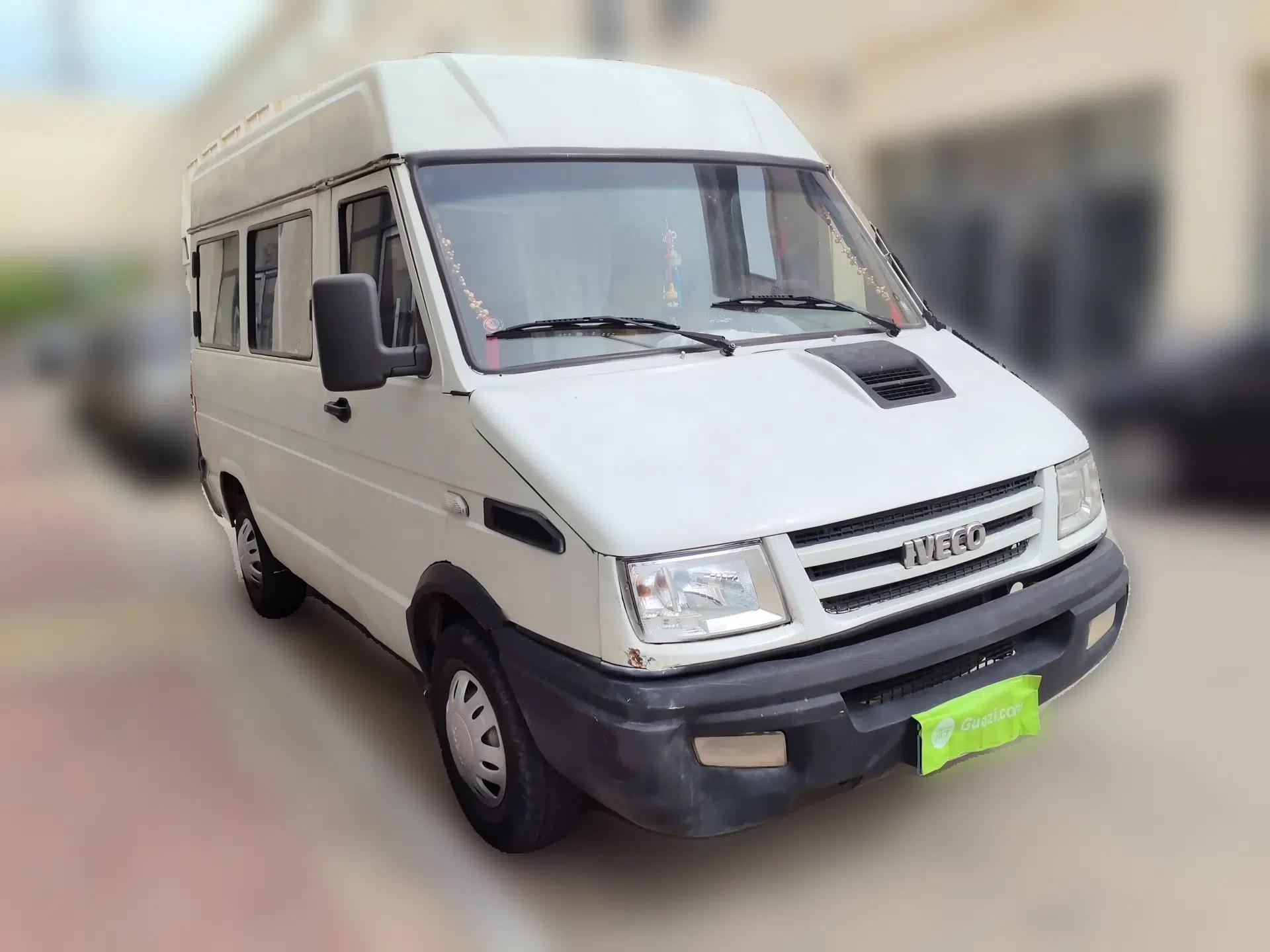 Iveco Daily 2009 2.5T-A35 7-Seater — миниатюра 3