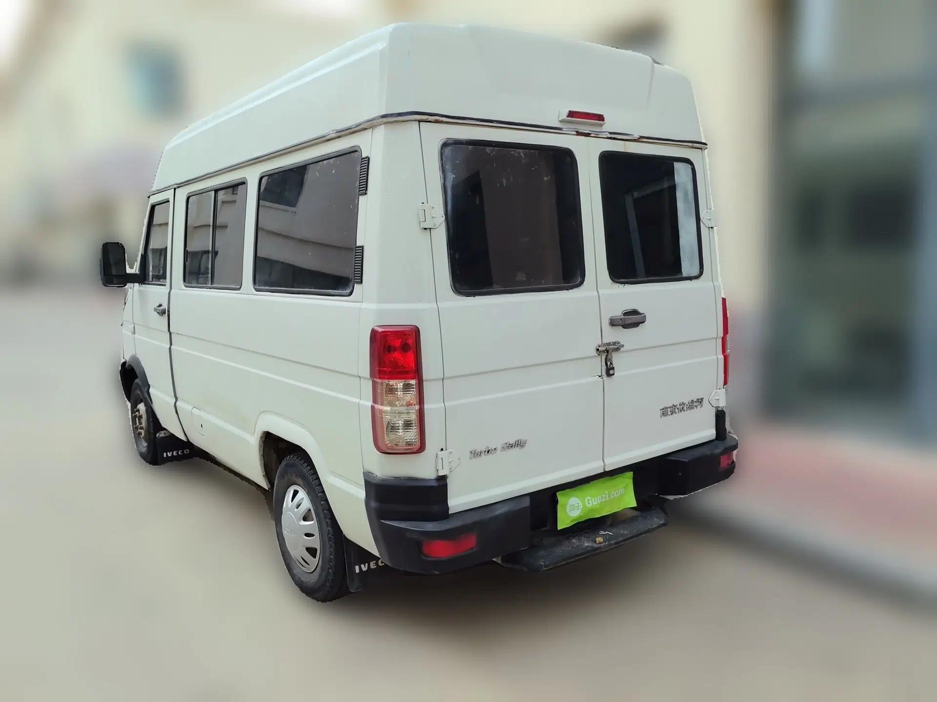 Iveco Daily 2009 2.5T-A35 7-Seater — миниатюра 4