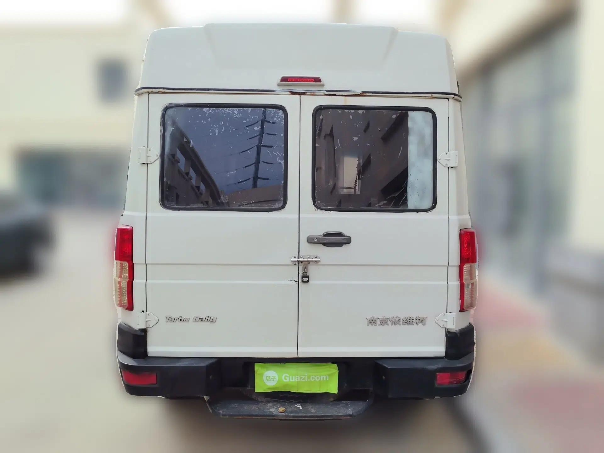 Iveco Daily 2009 2.5T-A35 7-Seater — миниатюра 5