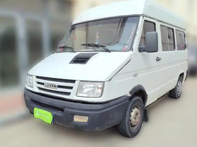 Iveco Daily 2009 2.5T-A35 7-Seater