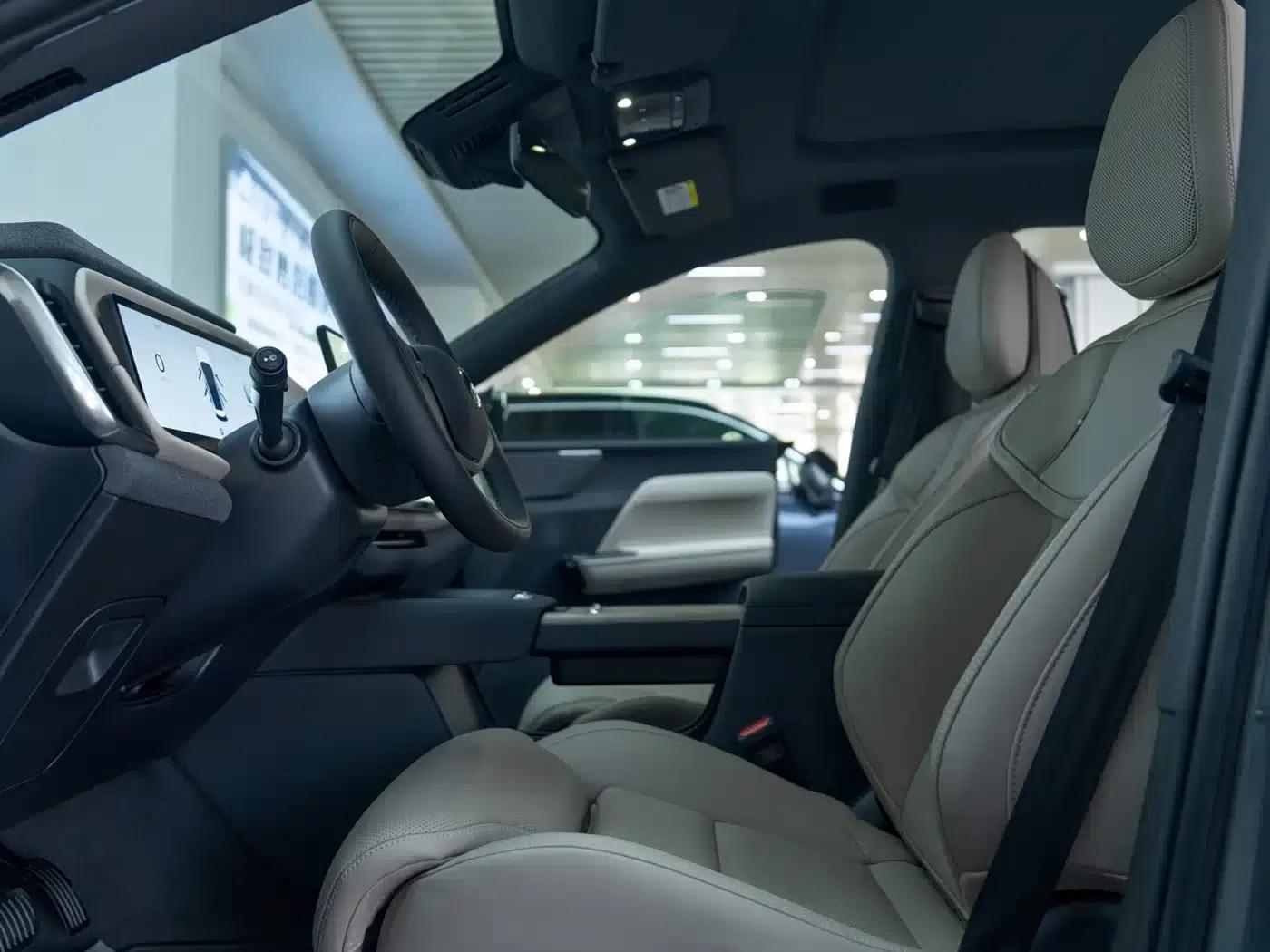 2026 Volvo XC70 Plug-in Hybrid, All-Wheel Drive, Ultra Range — миниатюра 12