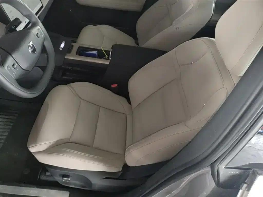 2026 Volvo XC70 Plug-in Hybrid (Two-Wheel Drive, Long Range, Core) — миниатюра 15