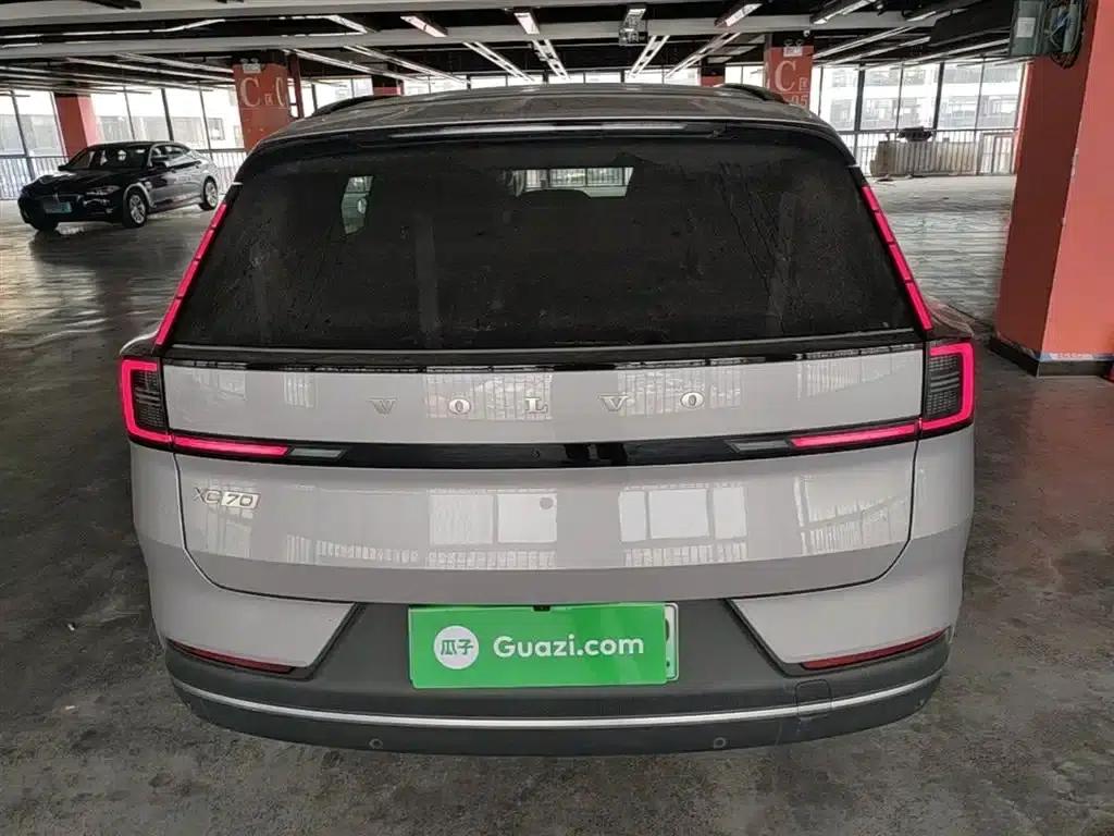 2026 Volvo XC70 Plug-in Hybrid (Two-Wheel Drive, Long Range, Core) — миниатюра 6