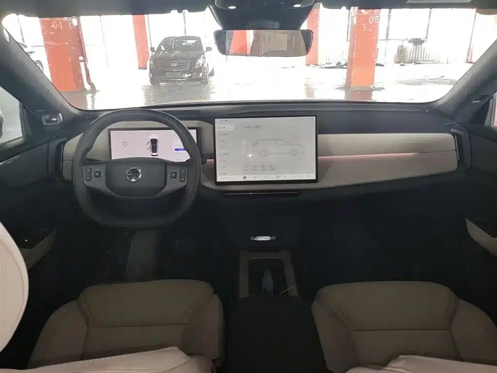 2026 Volvo XC70 Plug-in Hybrid (Two-Wheel Drive, Long Range, Core) — миниатюра 10