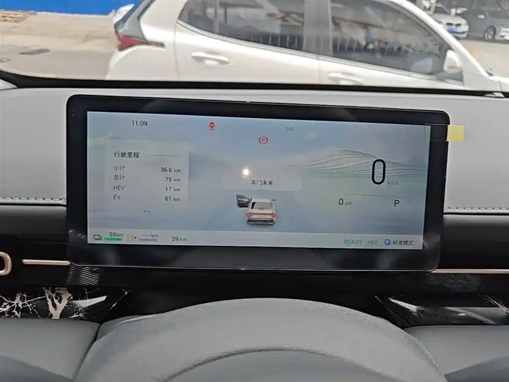 Wuling Xingguang 2025 Model 70km/h Intelligent Standard Edition — миниатюра 12