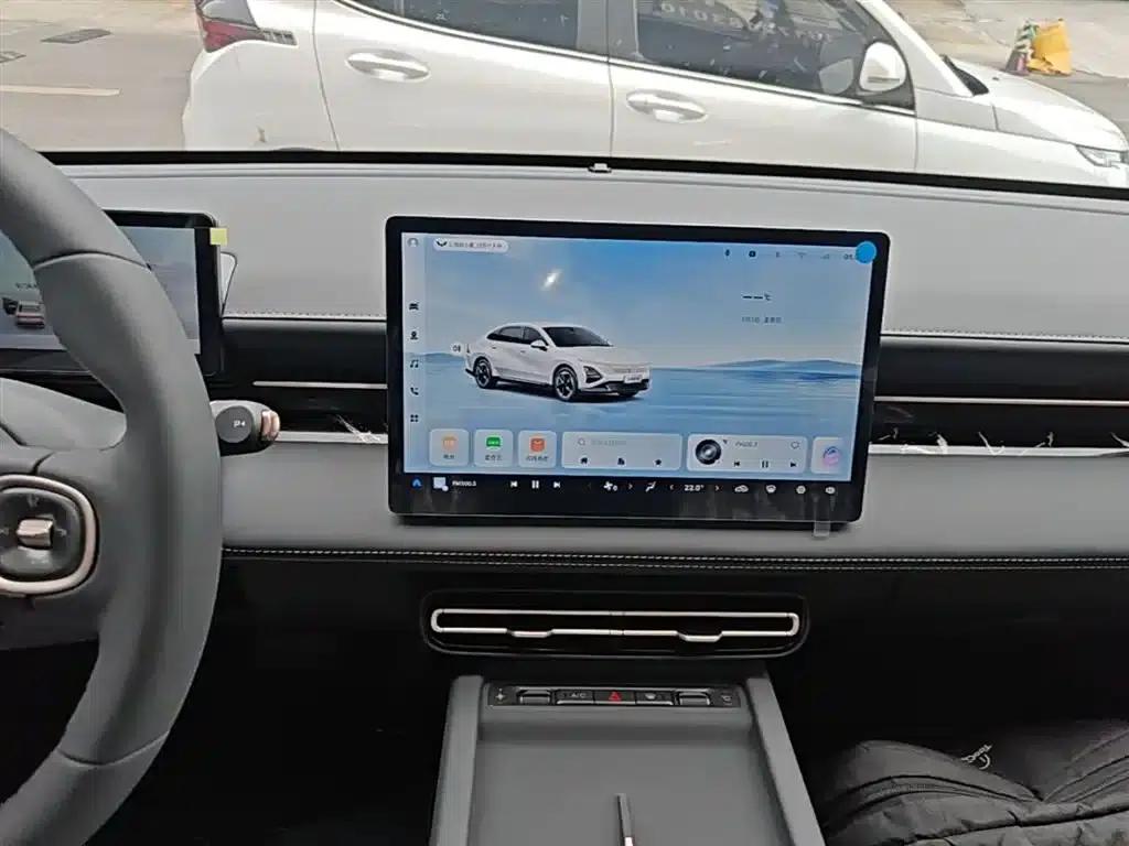 Wuling Xingguang 2025 Model 70km/h Intelligent Standard Edition — миниатюра 13