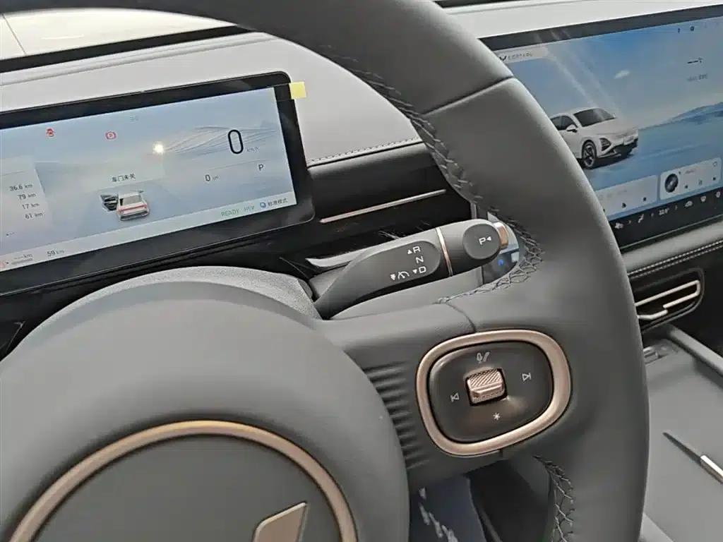 Wuling Xingguang 2025 Model 70km/h Intelligent Standard Edition — миниатюра 14