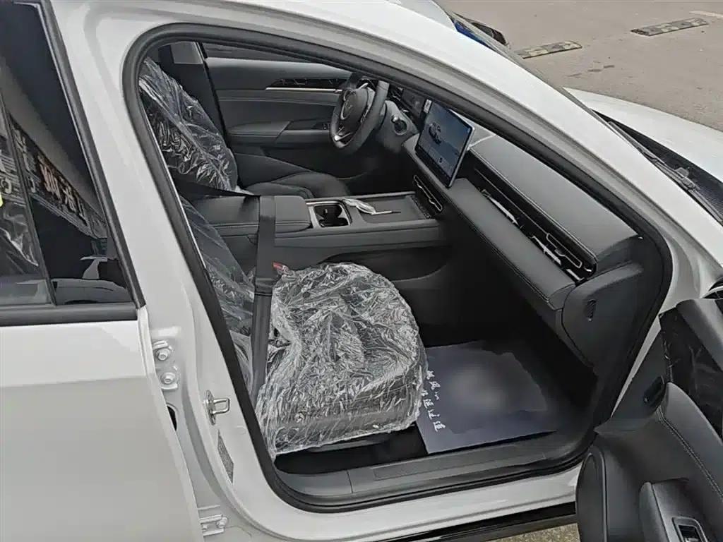 Wuling Xingguang 2025 Model 70km/h Intelligent Standard Edition — миниатюра 25