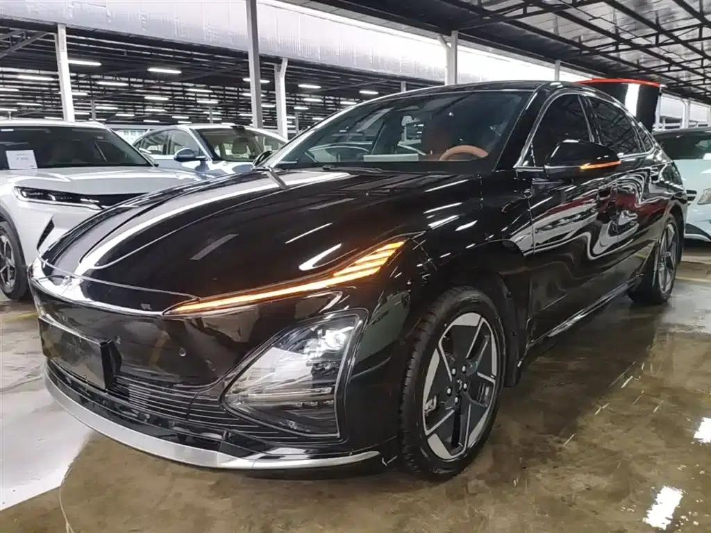 Wuling Xingguang 2025 Model 610km Smart Flagship Edition — миниатюра 2