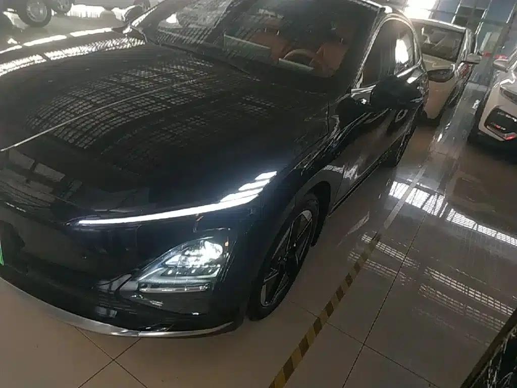 Wuling Xingguang 2025 Model 610km Smart Flagship Edition — миниатюра 2