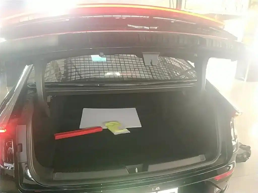 Wuling Xingguang 2025 Model 610km Smart Flagship Edition — миниатюра 19
