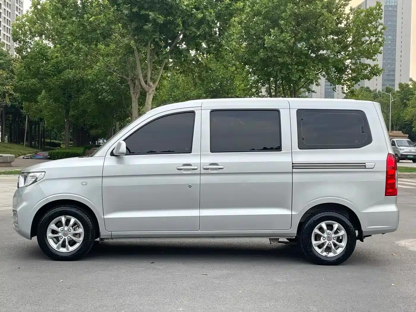 Wuling Hongguang V 2019 1.5L Basic Model (National VI Emission Standard) LAR — миниатюра 5