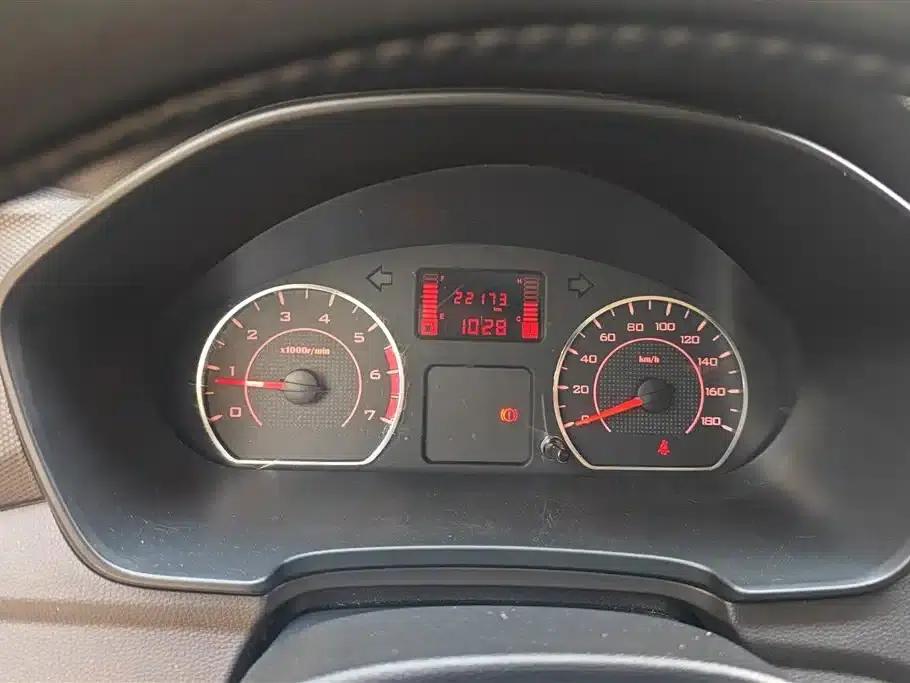 Wuling Hongguang V 2022 1.5L Jinqu Edition Electric Power Assist LAR — миниатюра 14