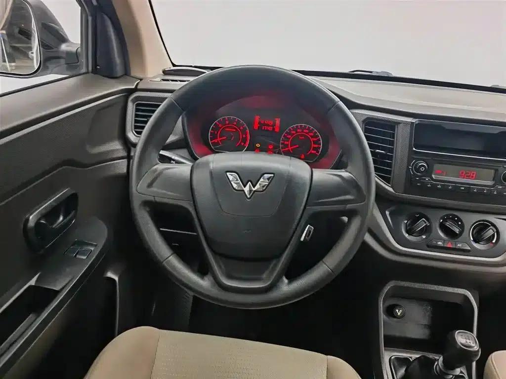 Wuling Hongguang V 2021 1.5L Sporty Edition LAR — миниатюра 11