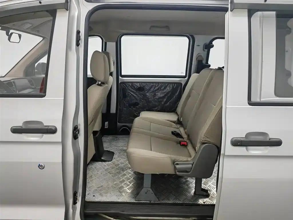 Wuling Hongguang V 2021 1.5L Sporty Edition LAR — миниатюра 15
