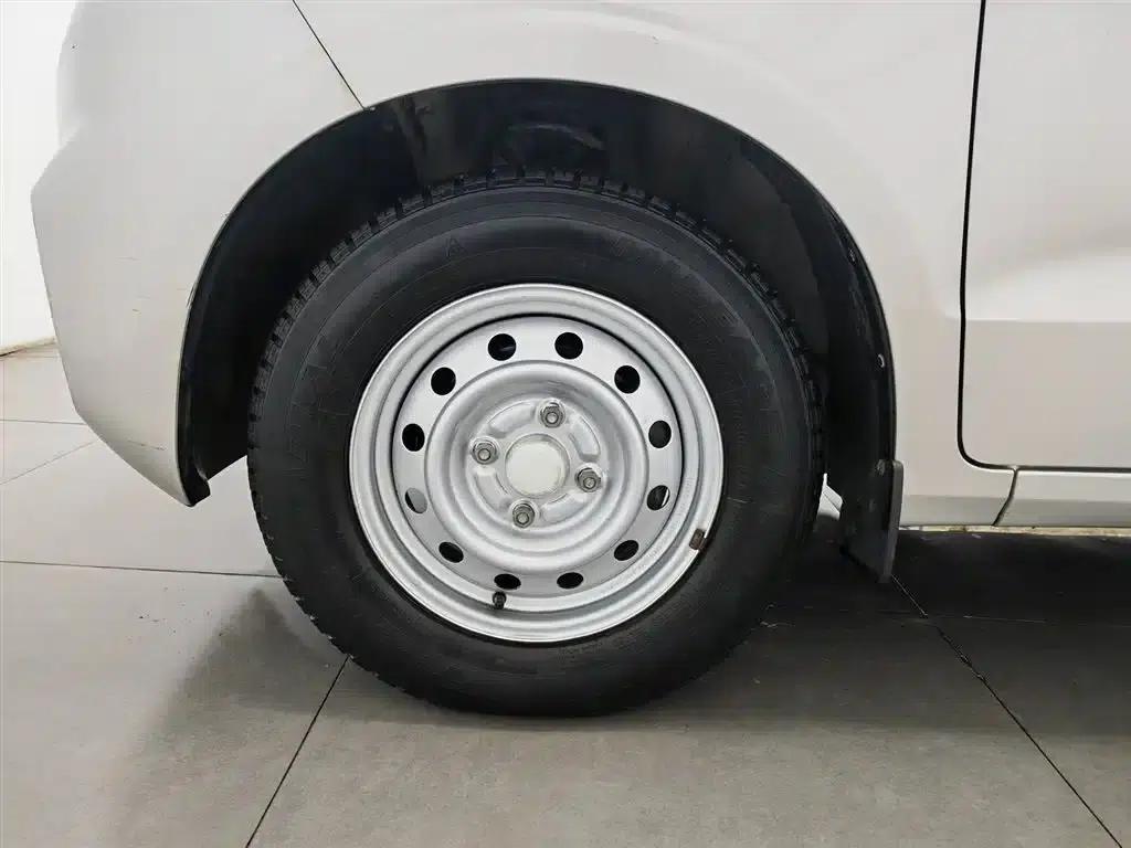 Wuling Hongguang V 2021 1.5L Sporty Edition LAR — миниатюра 17