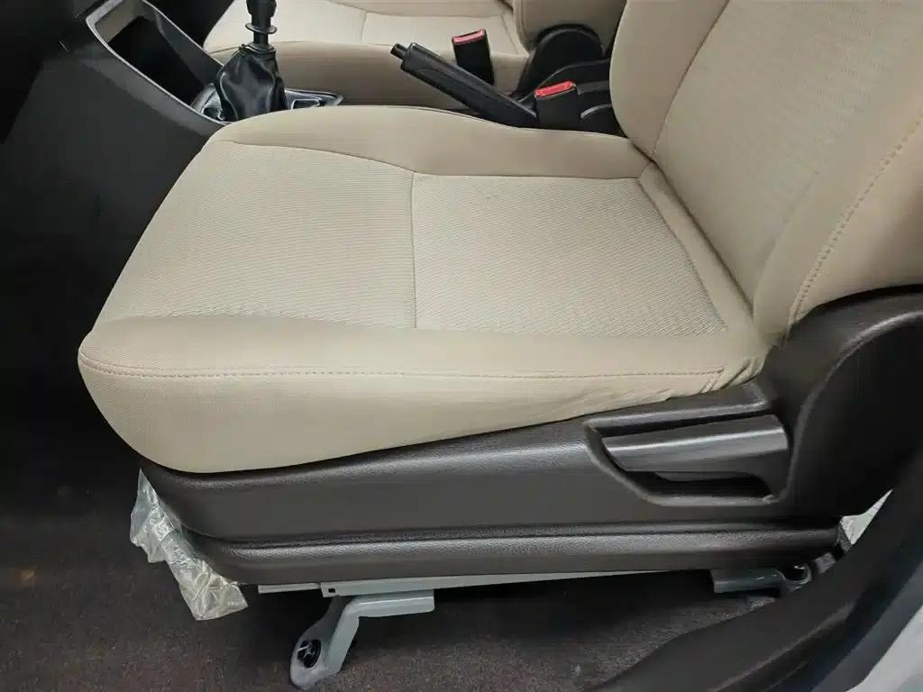 Wuling Hongguang V 2021 1.5L Sporty Edition LAR — миниатюра 20