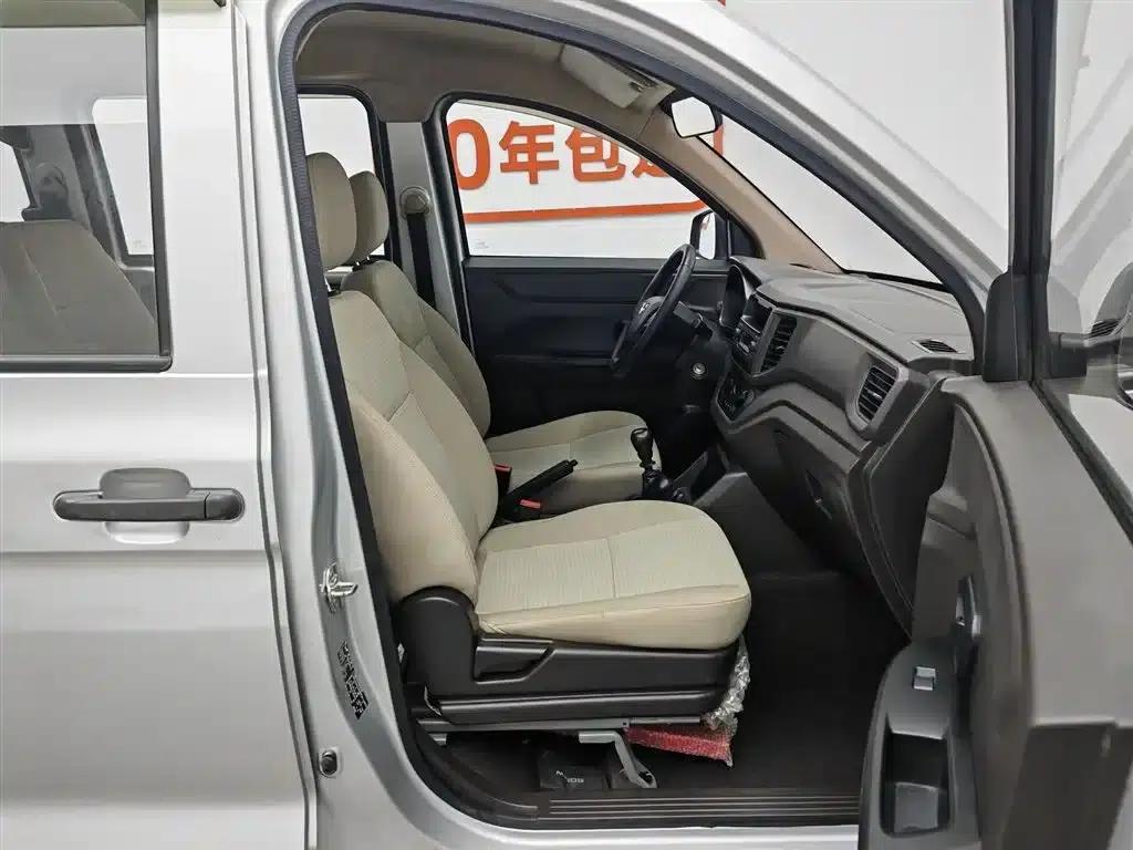 Wuling Hongguang V 2021 1.5L Sporty Edition LAR — миниатюра 23