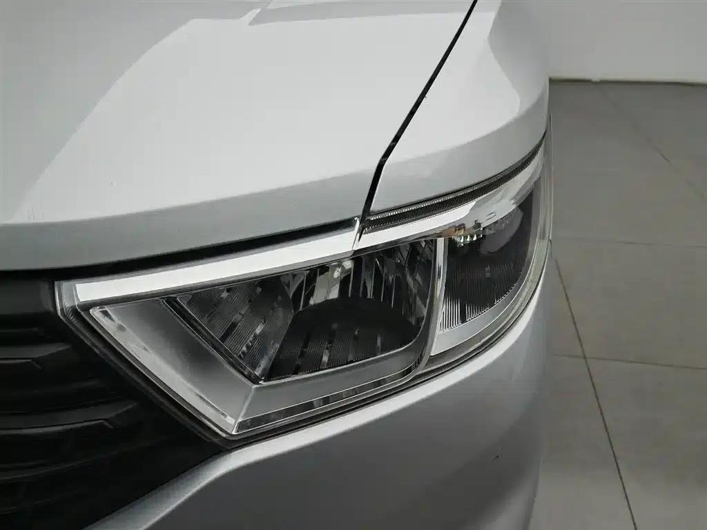 Wuling Hongguang V 2021 1.5L Sporty Edition LAR — миниатюра 7