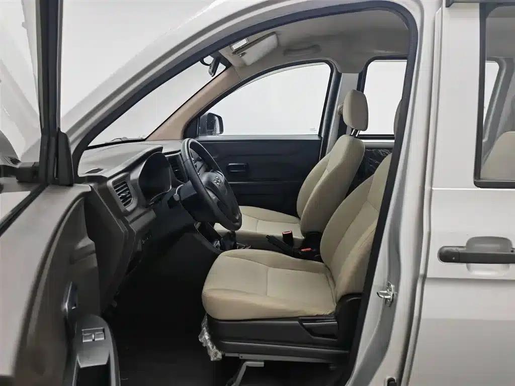 Wuling Hongguang V 2021 1.5L Sporty Edition LAR — миниатюра 10