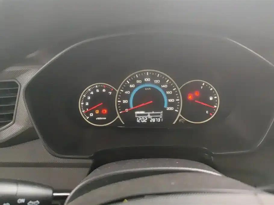 Wuling Hongguang V 2021 1.5L Enjoy Edition LAR — миниатюра 14