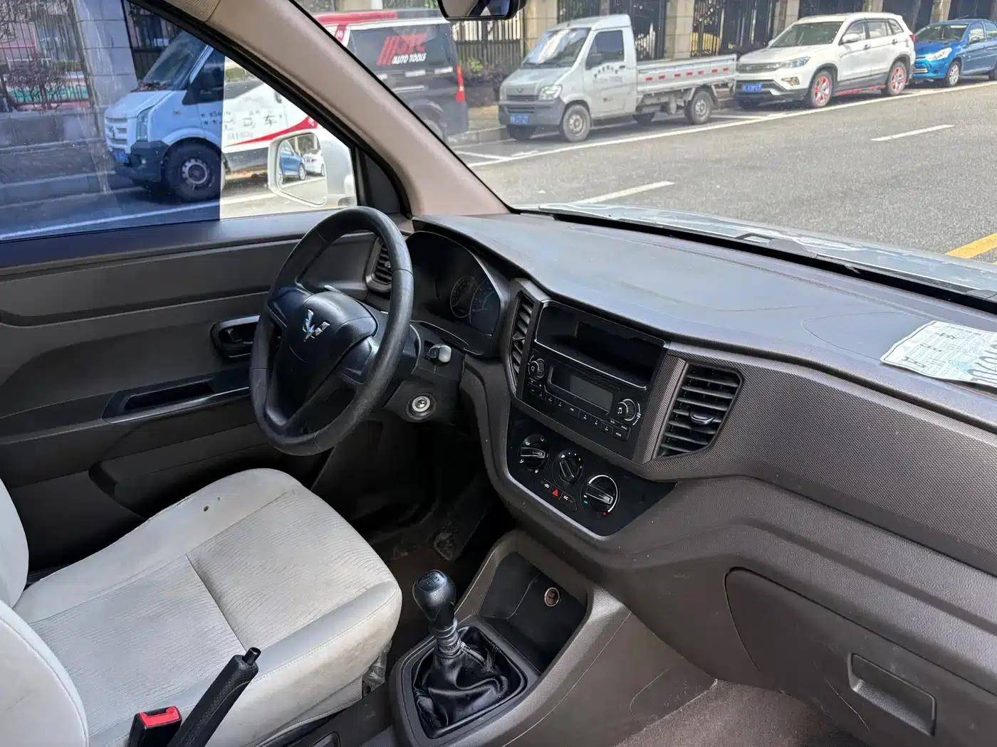 Wuling Hongguang V 2019 1.5L Basic Model (National VI Emission Standard) LAR — миниатюра 9