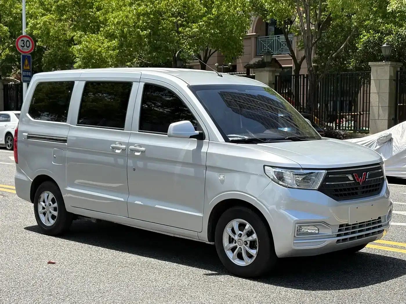Wuling Hongguang V 2019 1.5L Basic Model (National VI Emission Standard) LAR — миниатюра 2