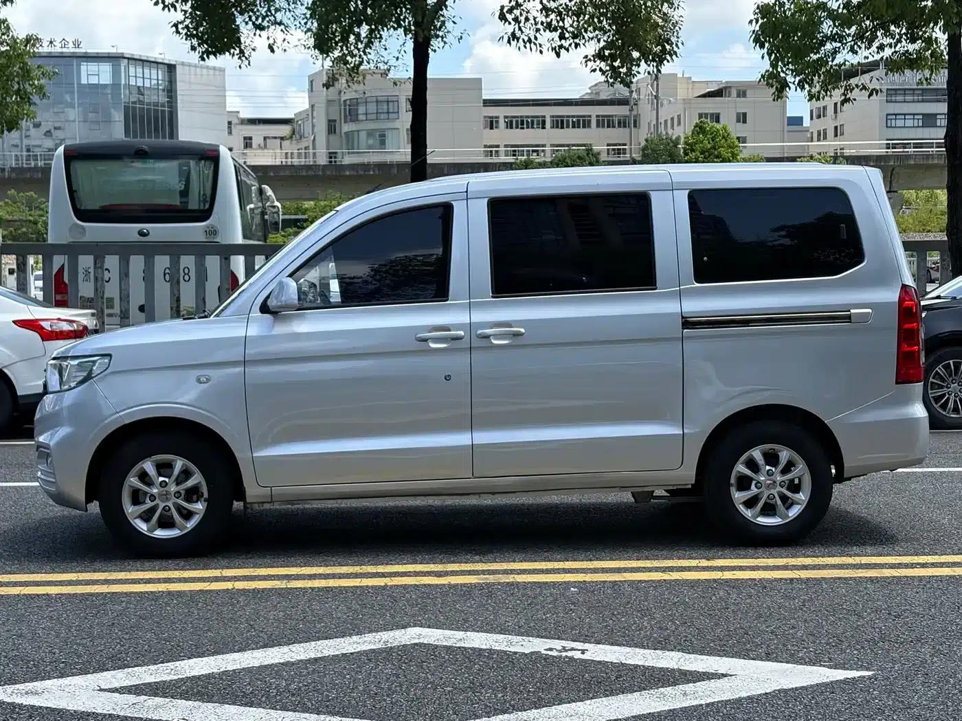 Wuling Hongguang V 2019 1.5L Basic Model (National VI Emission Standard) LAR — миниатюра 4