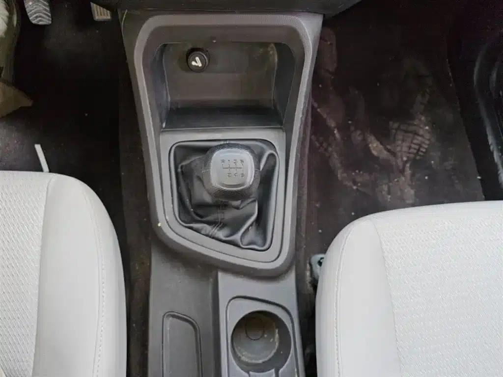 Wuling Hongguang V 2022 1.5L Jinqu Edition with Sealed Windows and Hydraulic Power Steering (LAR) — миниатюра 14