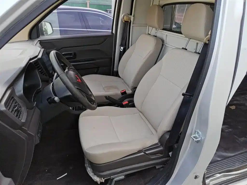 Wuling Hongguang V 2022 1.5L Jinqu Edition with Sealed Windows and Hydraulic Power Steering (LAR) — миниатюра 15