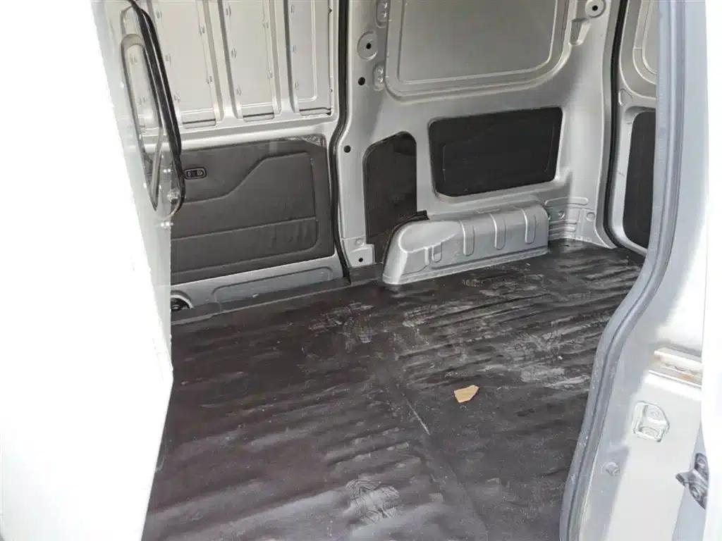 Wuling Hongguang V 2022 1.5L Jinqu Edition with Sealed Windows and Hydraulic Power Steering (LAR) — миниатюра 17