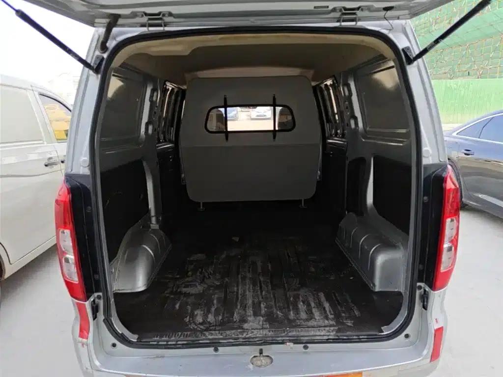 Wuling Hongguang V 2022 1.5L Jinqu Edition with Sealed Windows and Hydraulic Power Steering (LAR) — миниатюра 19