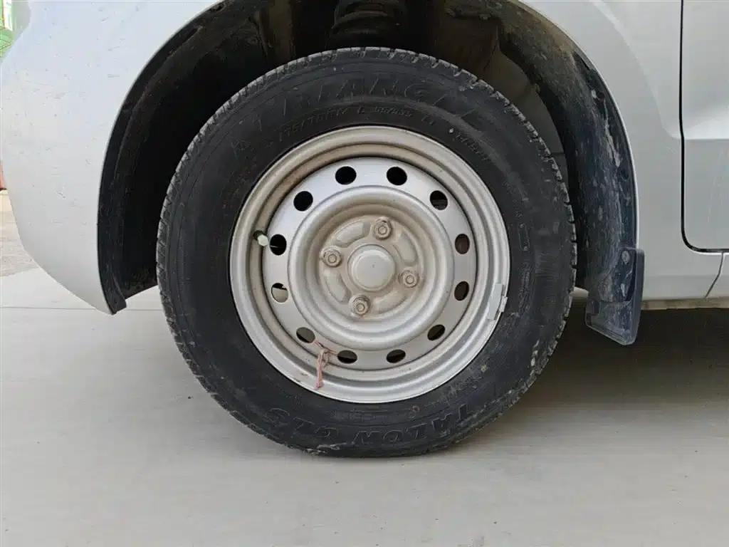 Wuling Hongguang V 2022 1.5L Jinqu Edition with Sealed Windows and Hydraulic Power Steering (LAR) — миниатюра 23
