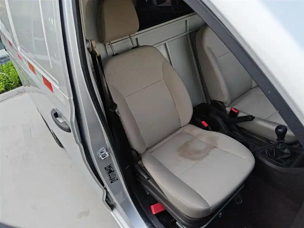Wuling Hongguang V 2022 1.5L Jinqu Edition with Sealed Windows and Hydraulic Power Steering (LAR) — миниатюра 25