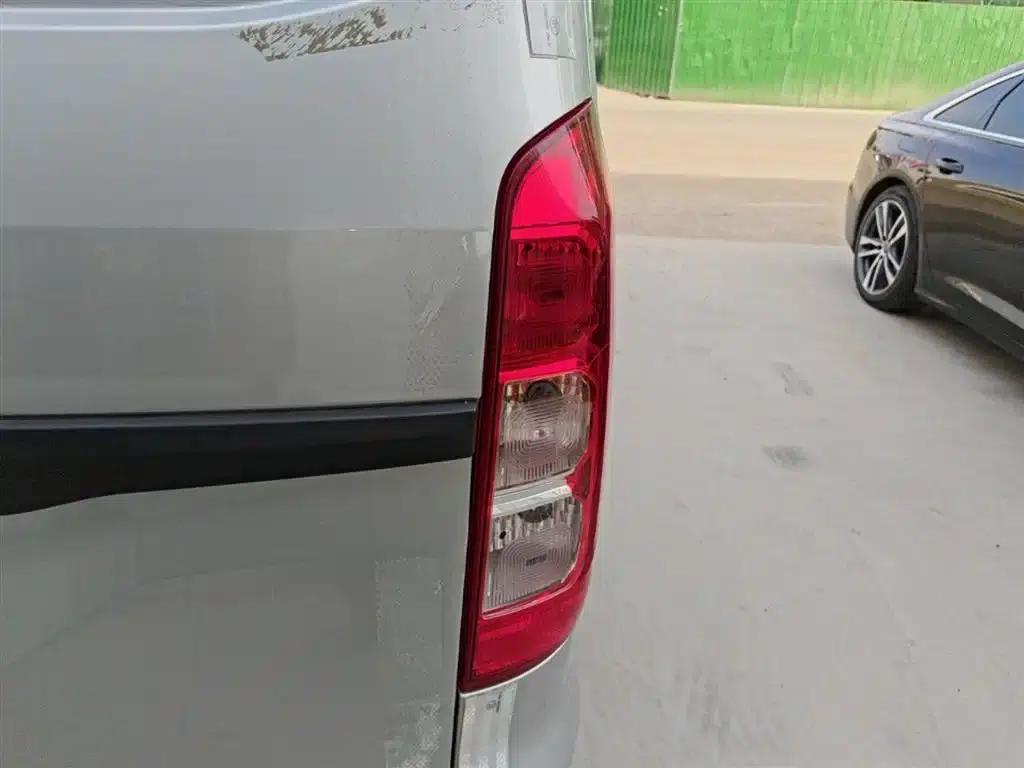 Wuling Hongguang V 2022 1.5L Jinqu Edition with Sealed Windows and Hydraulic Power Steering (LAR) — миниатюра 8