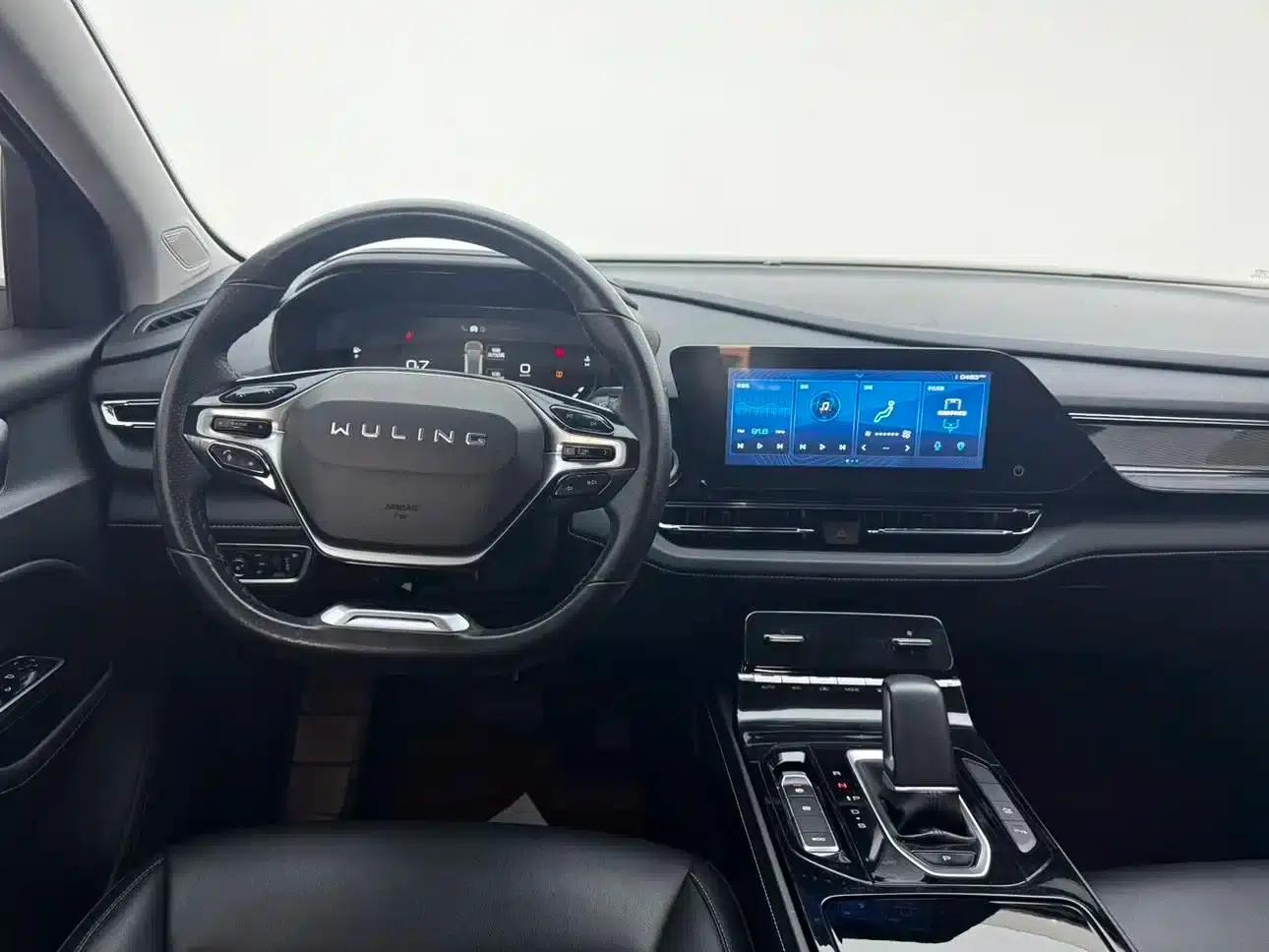 Wuling Capgemini 2020 1.5T CVT Flagship Business Class — миниатюра 5