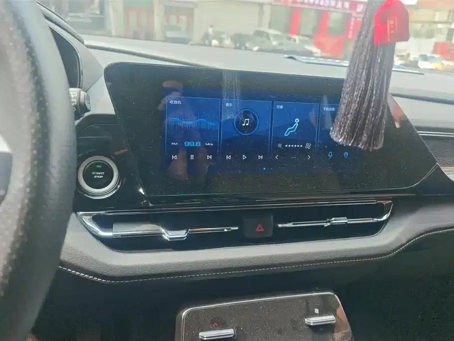 Wuling Capgemini 2020 1.5T CVT Flagship Edition — миниатюра 13
