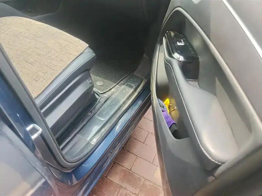 Wuling Capgemini 2020 1.5T CVT Flagship Edition — миниатюра 8