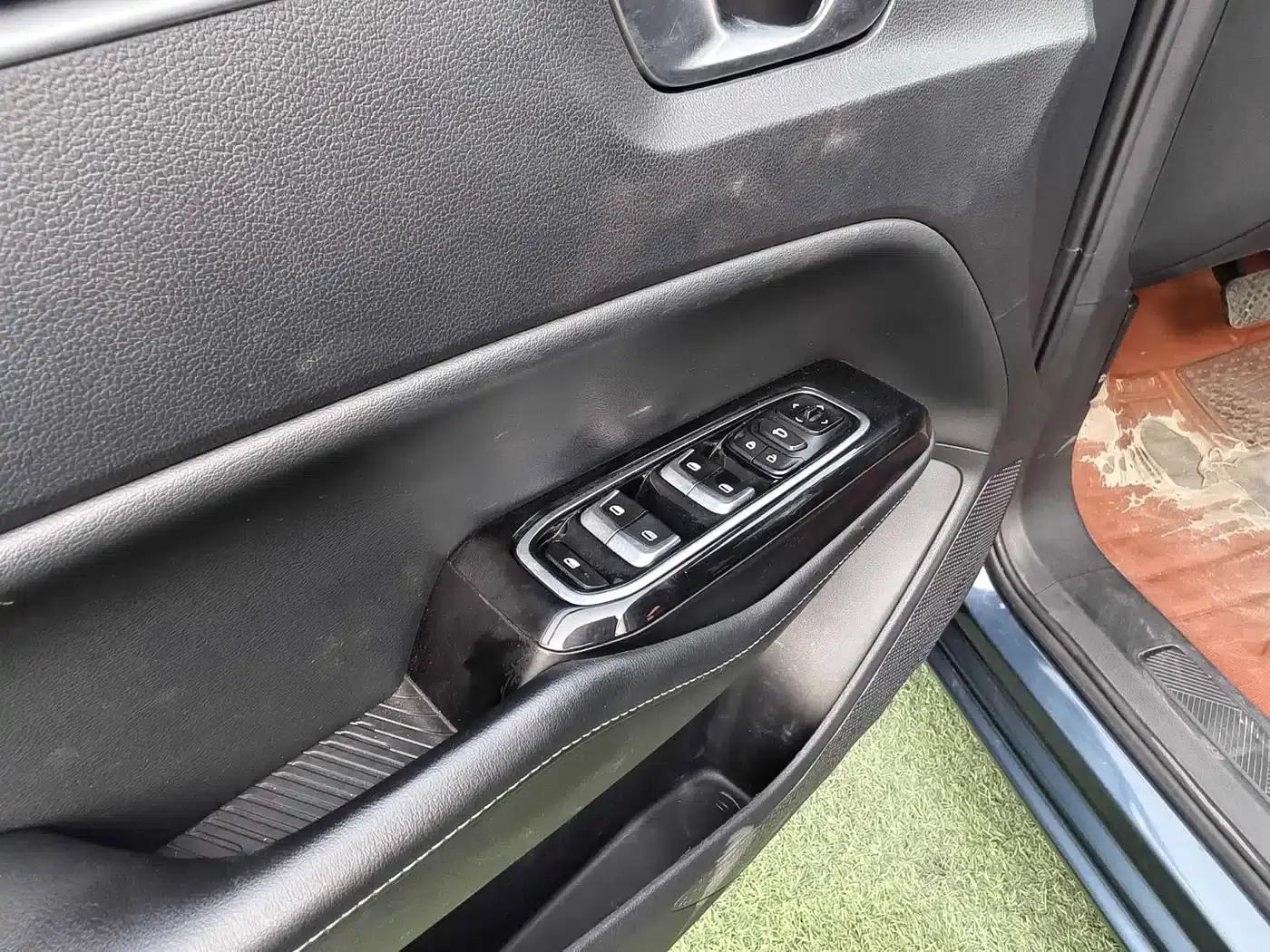 Wuling Capgemini 2020 1.5T CVT Flagship Edition — миниатюра 11