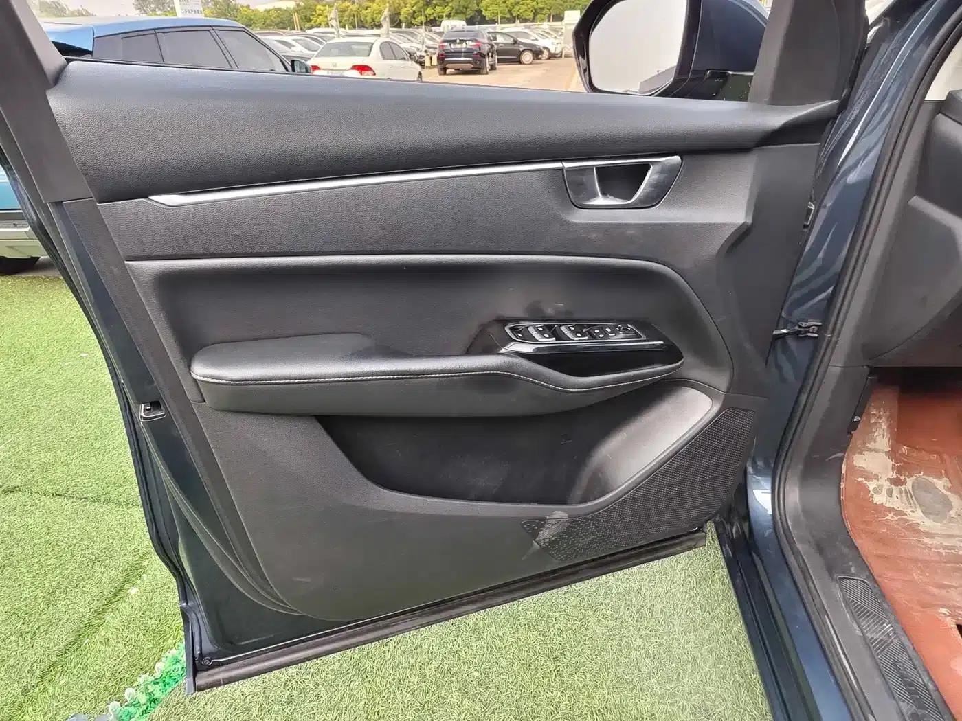 Wuling Capgemini 2020 1.5T CVT Flagship Edition — миниатюра 6